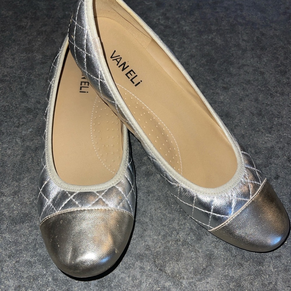 Vaneli Metallic Silver Classy Quilted Flats 9M
